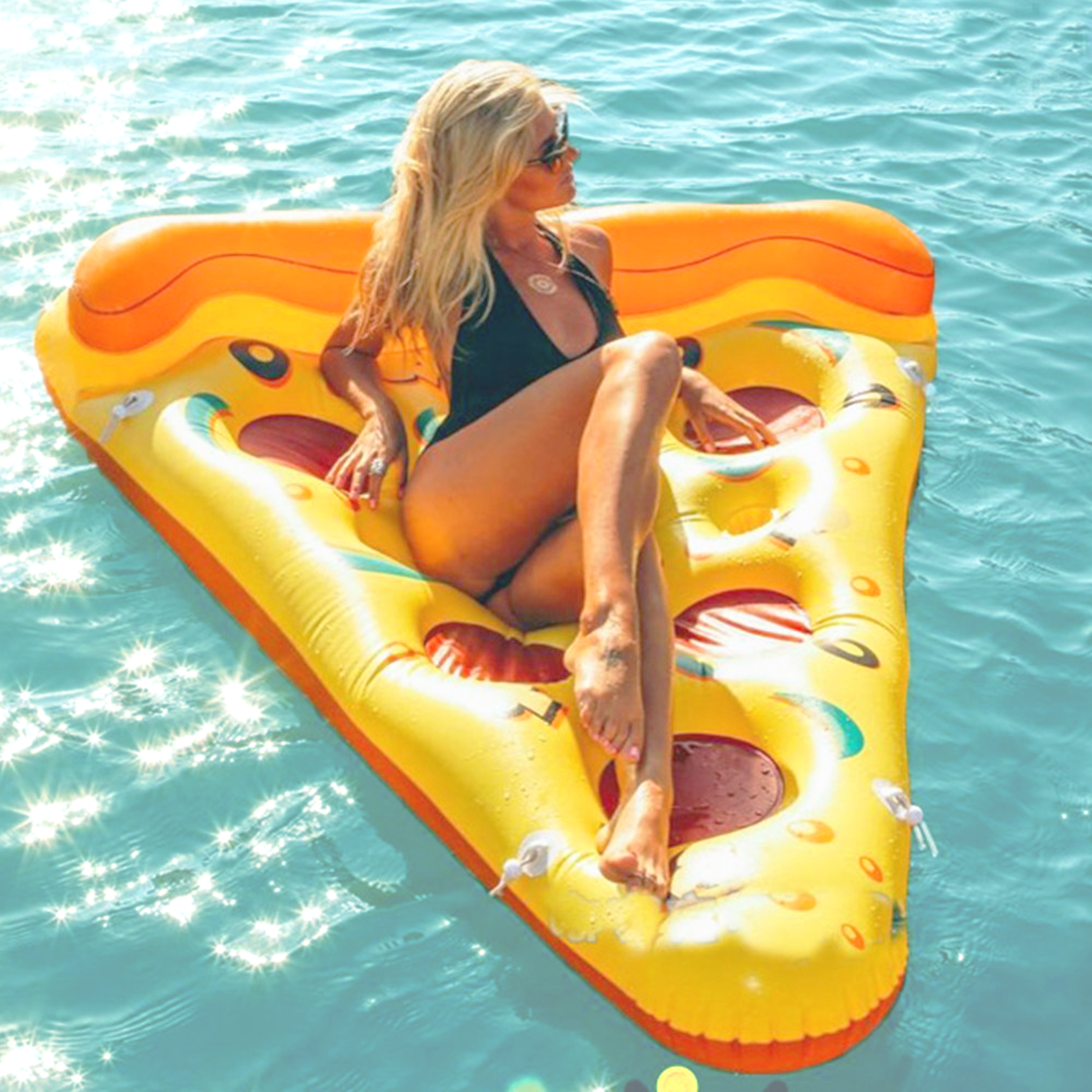 Matelas Bouée gonflable Pzza, fun, trendy, spécial pool party, bouée pour la piscine et la plage, matériel en PVC environnement, pour une personne, couleur Jaune, le meilleur des bouées pour l'été!